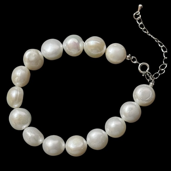 ✨Beautiful Freshwater White Pearl Bracelet - Picture 1 of 1